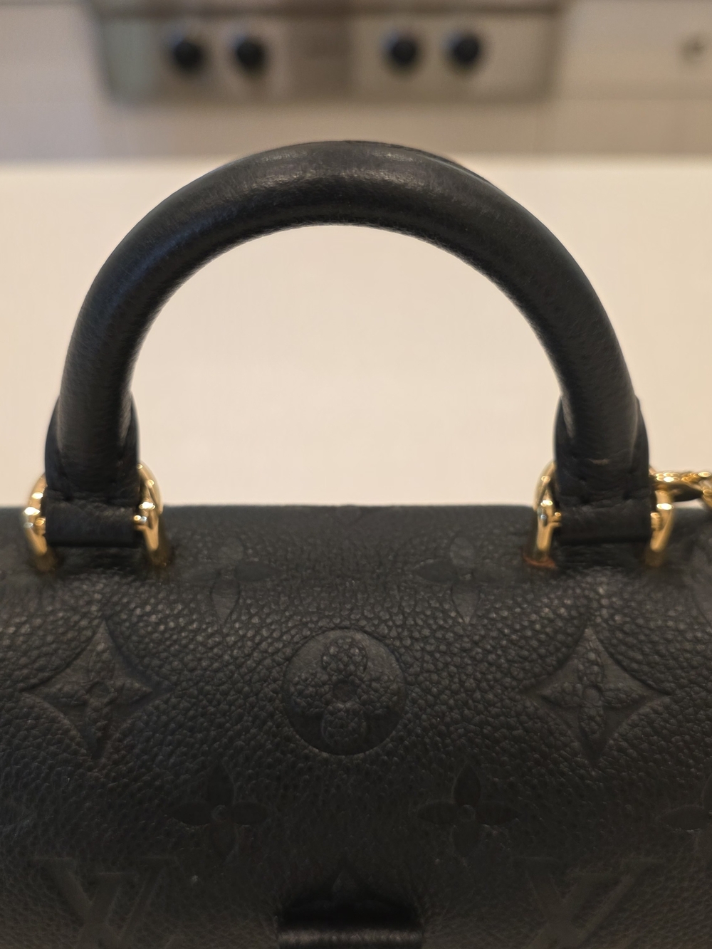 💯 Authentic Louis Vuitton Black Nano Madeleine - Picture 6 of 17